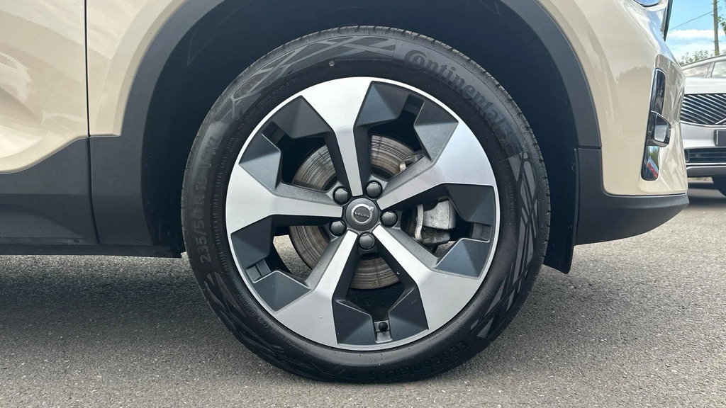 Volvo XC40 Volvo Xc40 Plus Black Edition Black #8