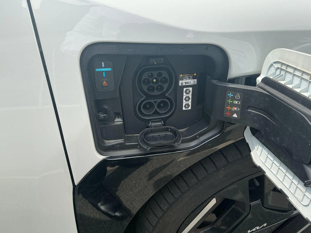 Kia EV3 81.4Kwh Gt-line S Suv 201 Bhp Grey #36