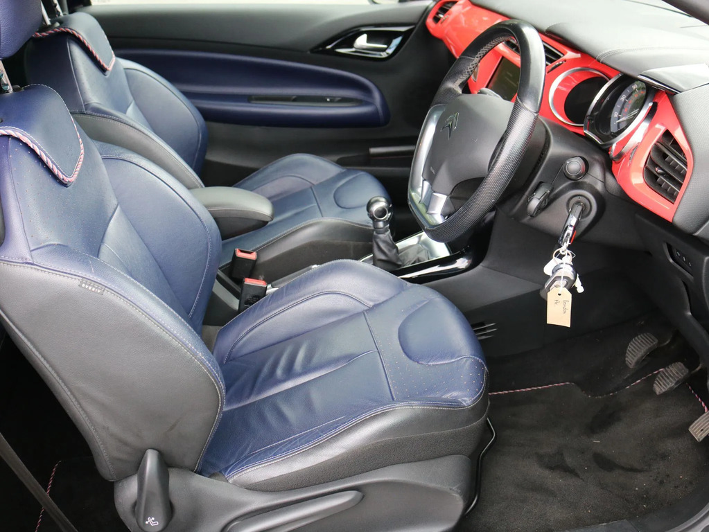DS DS 3 1.2L Ines De La Fressange Blue #14