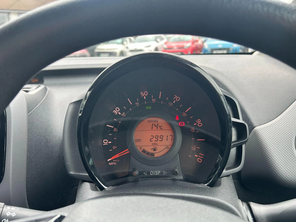 Peugeot 108 1.0 72 Active Red #17