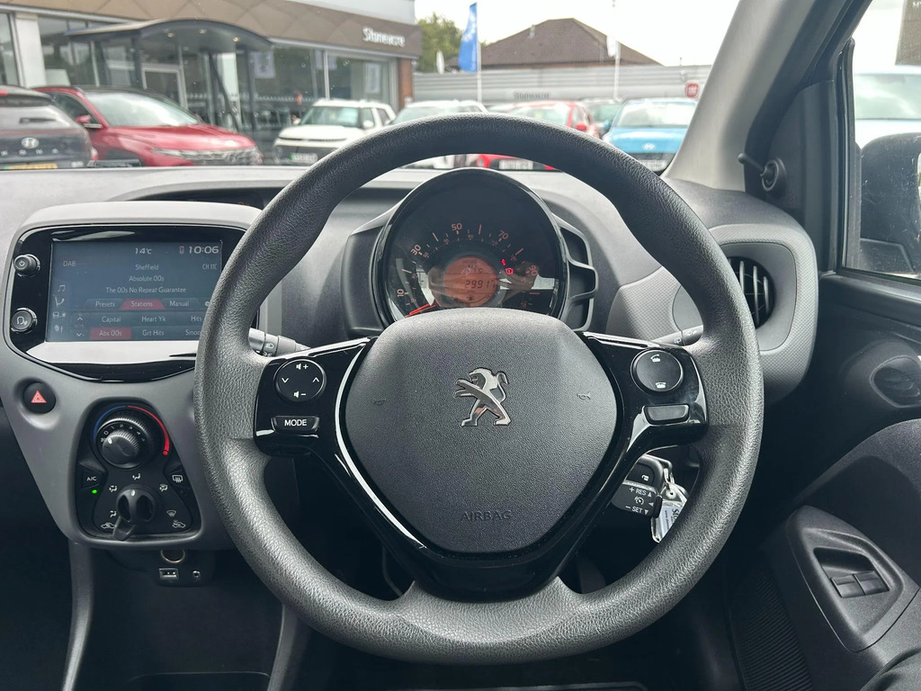 Peugeot 108 1.0 72 Active Red #16