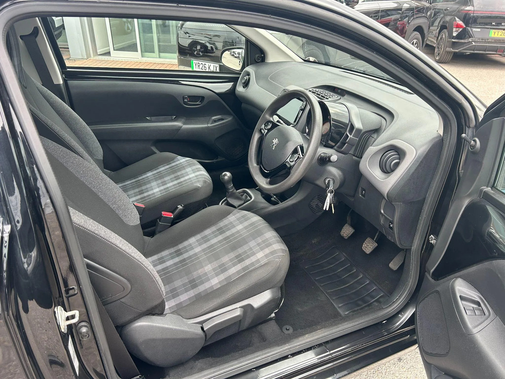 Peugeot 108 1.0 72 Active Red #14