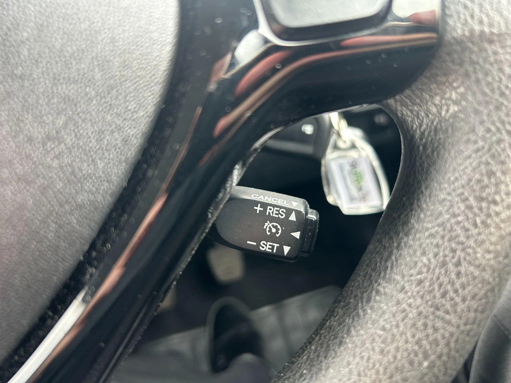 Peugeot 108 1.0 72 Active Red #19