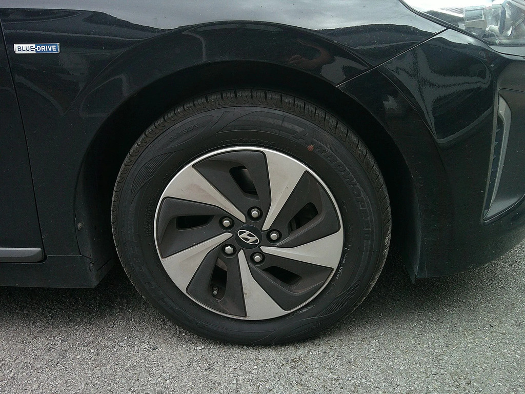 Hyundai Ioniq Hatchback Grey #9