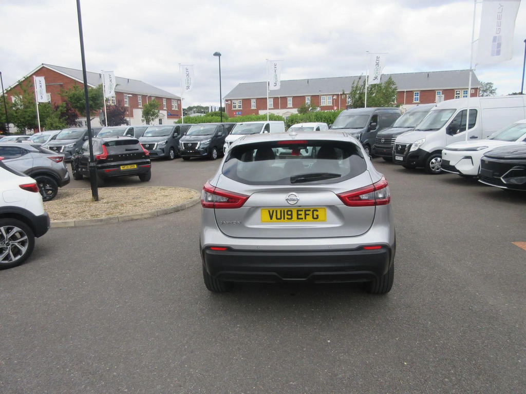 Nissan Qashqai 1.3 Dig-t Acenta Premium  #6