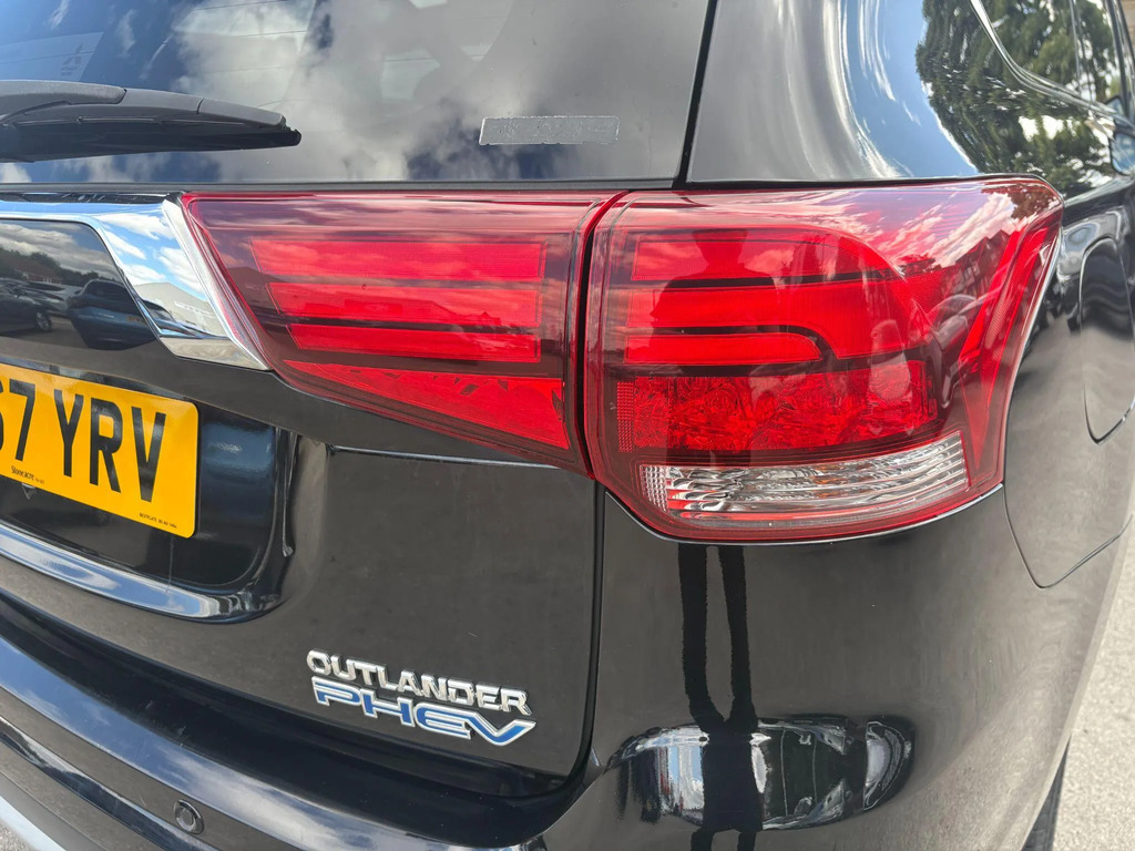 Mitsubishi Outlander 2.2 Di-d 4 4Wd Red #17