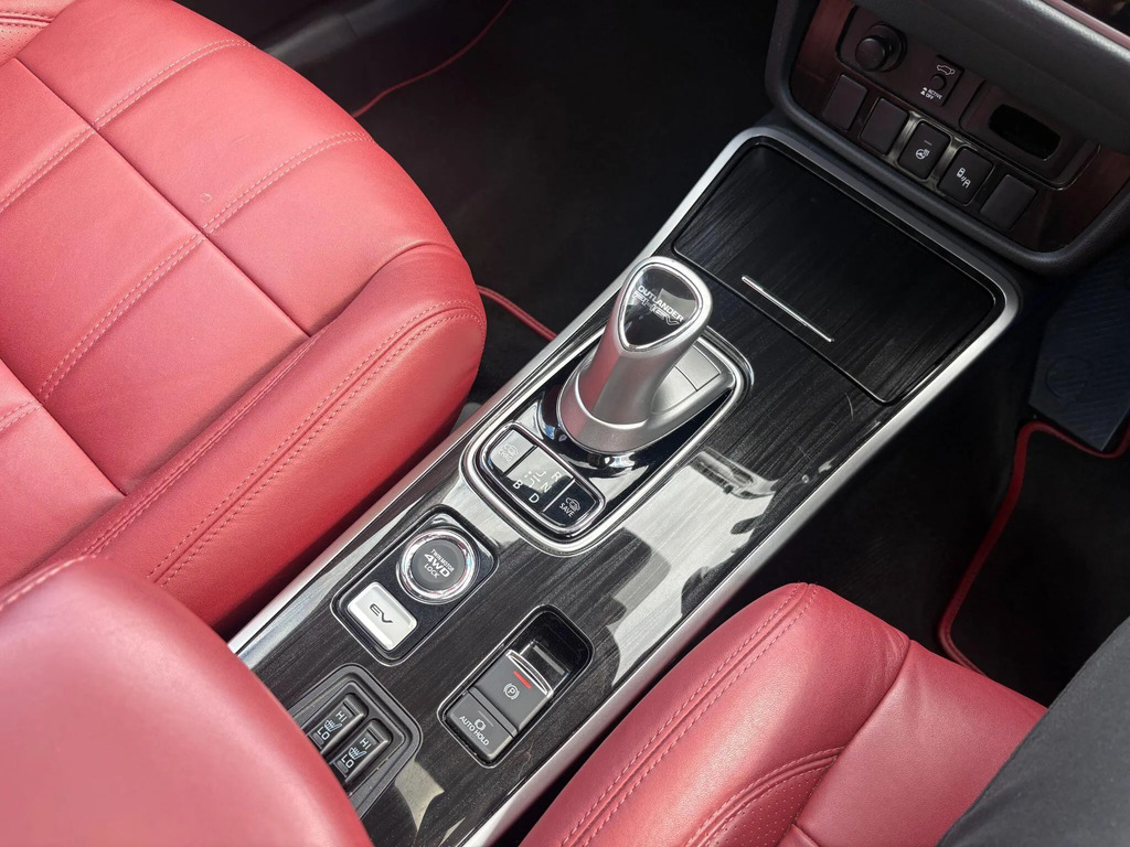 Mitsubishi Outlander 2.2 Di-d 4 4Wd Red #31