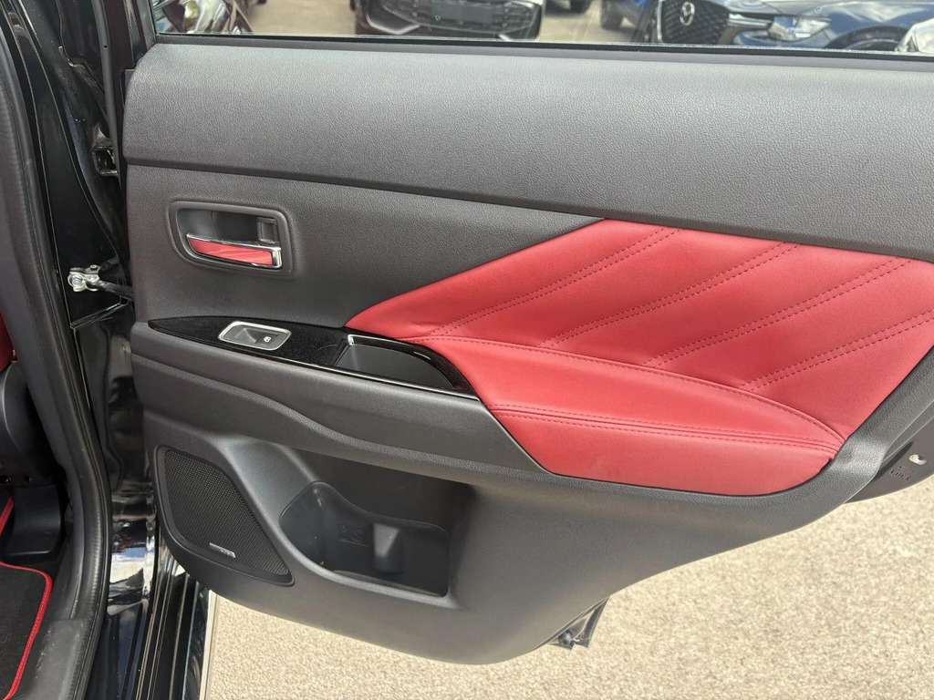 Mitsubishi Outlander 2.2 Di-d 4 4Wd Red #24