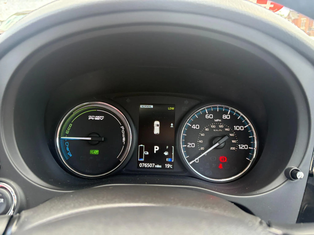 Mitsubishi Outlander 2.2 Di-d 4 4Wd Red #29