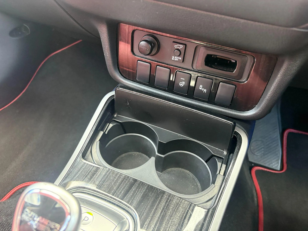 Mitsubishi Outlander 2.2 Di-d 4 4Wd Red #32
