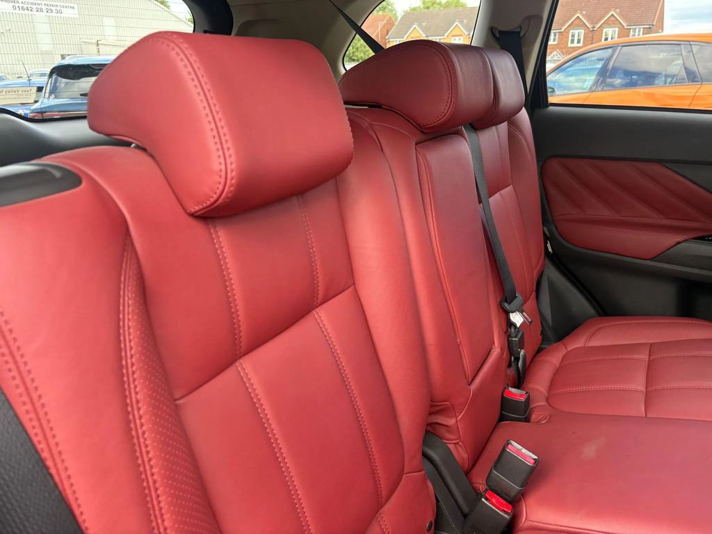 Mitsubishi Outlander 2.2 Di-d 4 4Wd Red #22