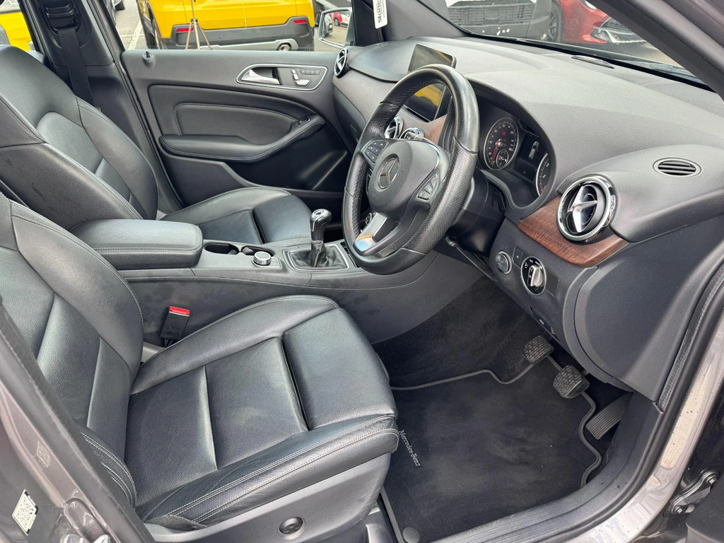 Mercedes-Benz B Class B180 Amg Line Premium Silver #11