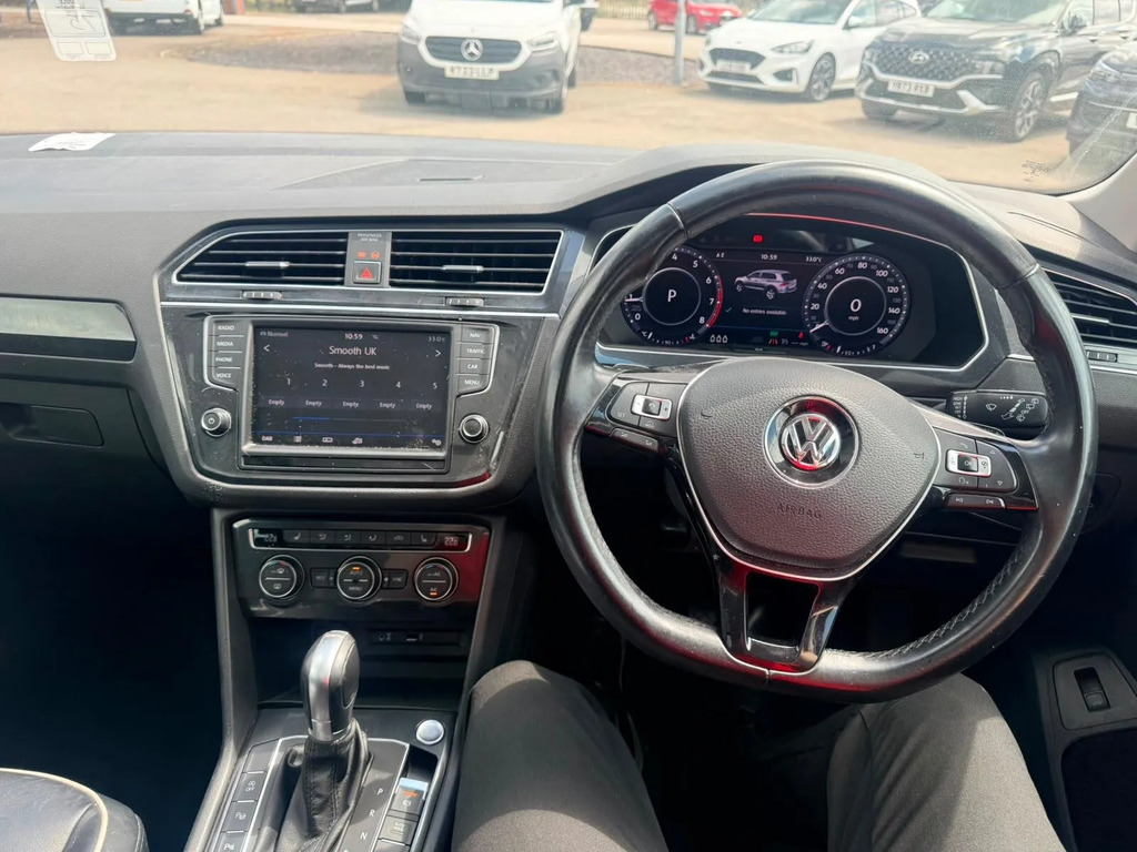Volkswagen Tiguan Se Navigation Grey #9