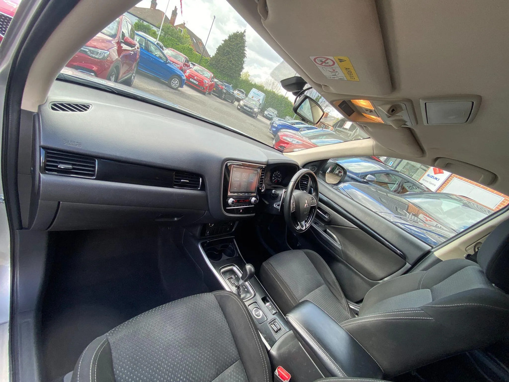Mitsubishi Outlander 2.4 Phev Juro Red #11