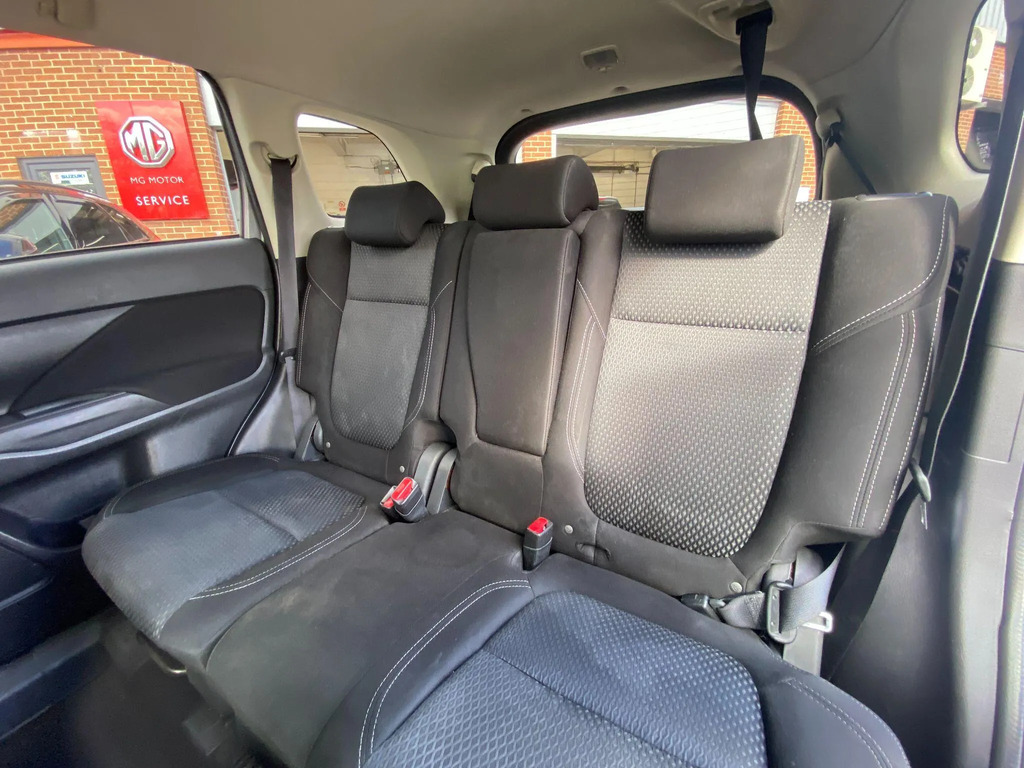 Mitsubishi Outlander 2.4 Phev Juro Red #12