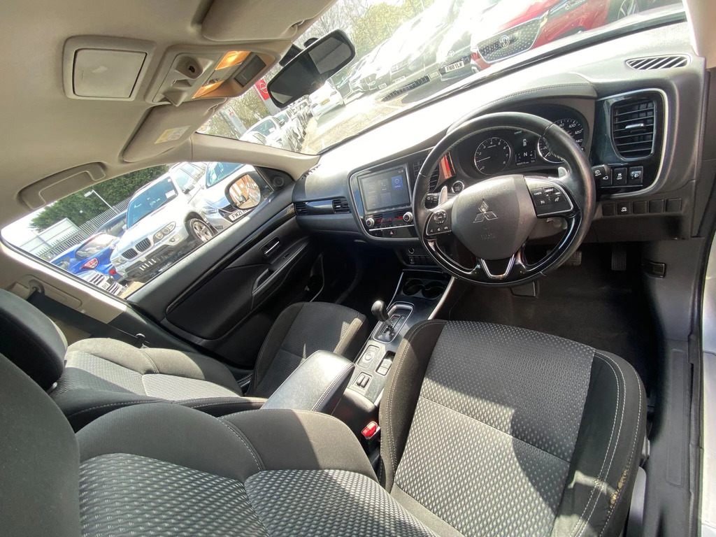 Mitsubishi Outlander 2.4 Phev Juro Red #9