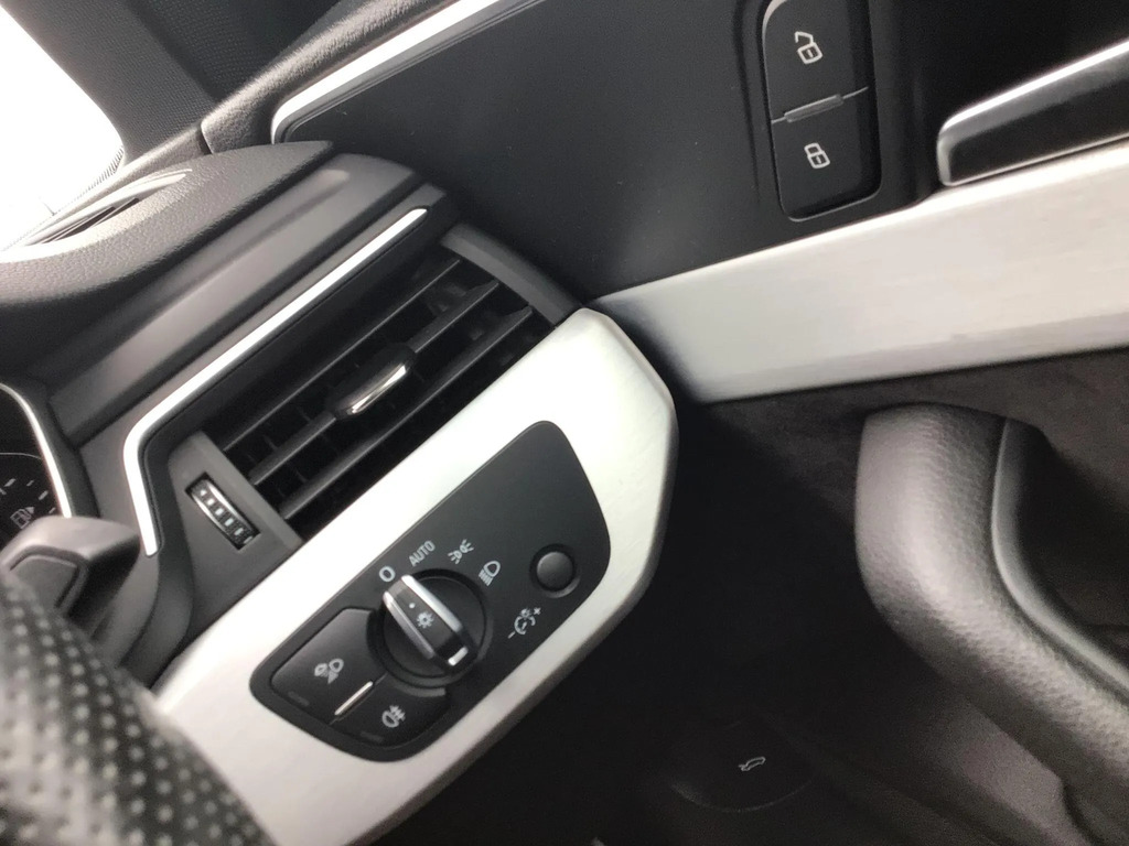 Audi A4 2.0 Tfsi 40 S Line S Tronic Black #12