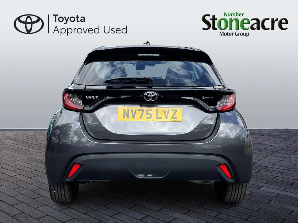 Toyota Yaris 1.5 Hybrid Icon Cvt  #4