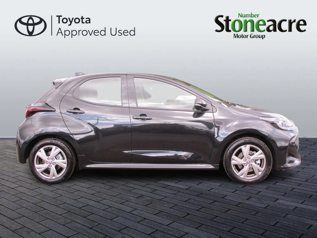 Toyota Yaris 1.5 Hybrid Icon Cvt  #2