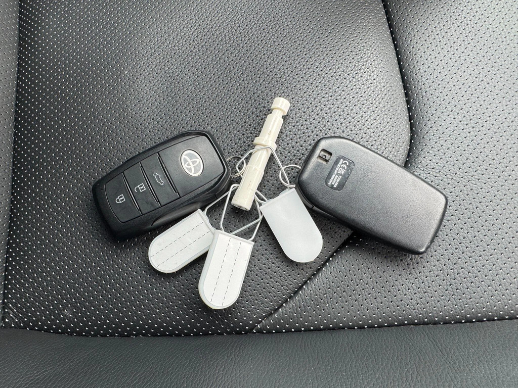 Toyota Corolla 1.8 Gr Sport Hatchback White #20