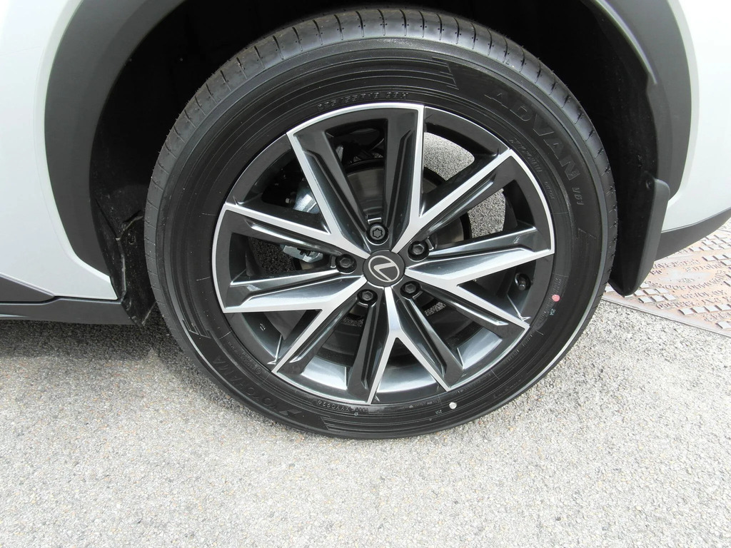 Lexus LBX 1.5 Vvt-ie Premium Plus E-cvt Euro 6 Ss White #8