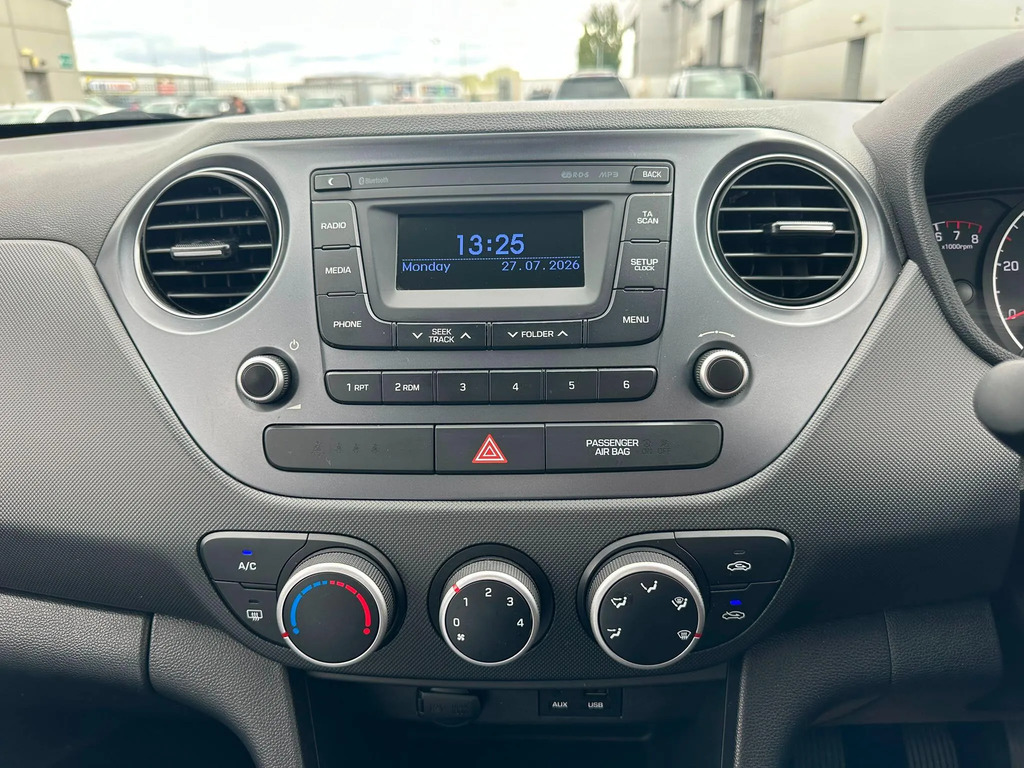 Hyundai I10 1.2 Se White #7