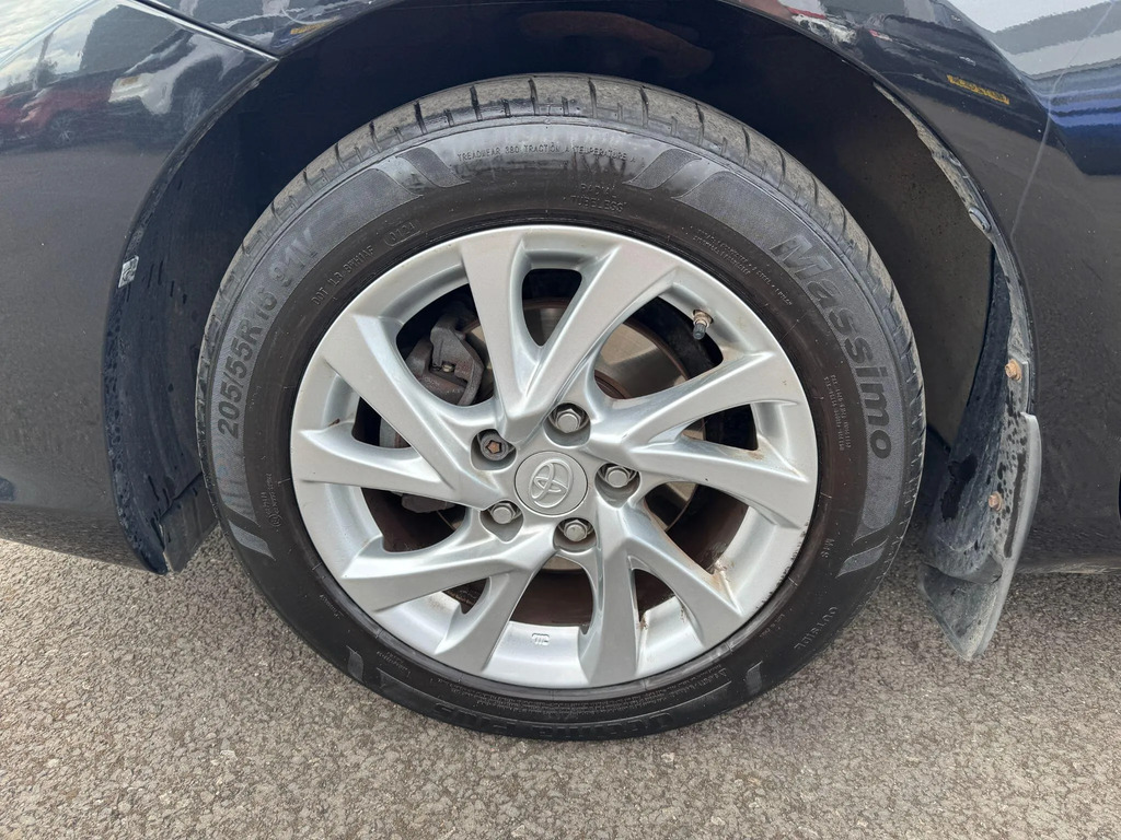 Toyota Auris 1.33 Vvti Active Red #9