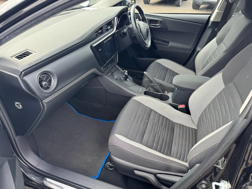 Toyota Auris 1.33 Vvti Active Red #14