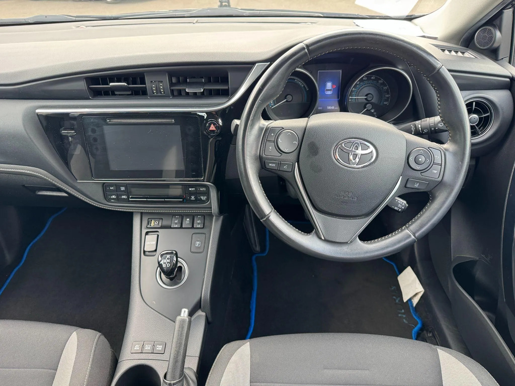 Toyota Auris 1.33 Vvti Active Red #15