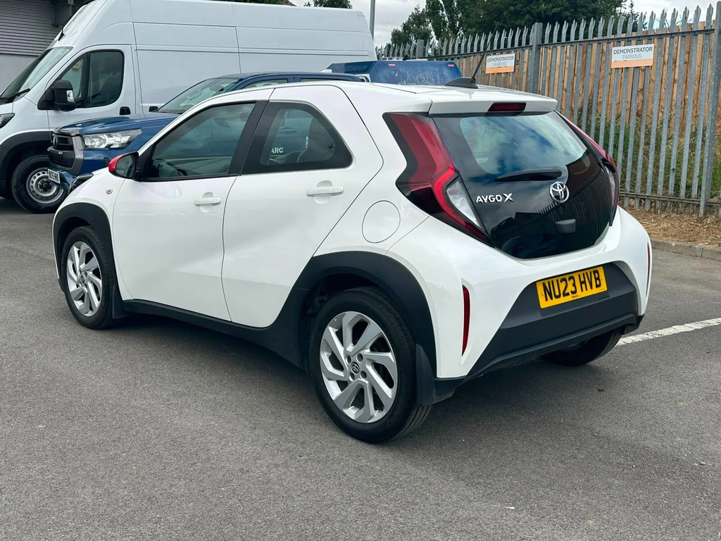 Toyota Aygo X 1.0 Vvt-i Pure  #4