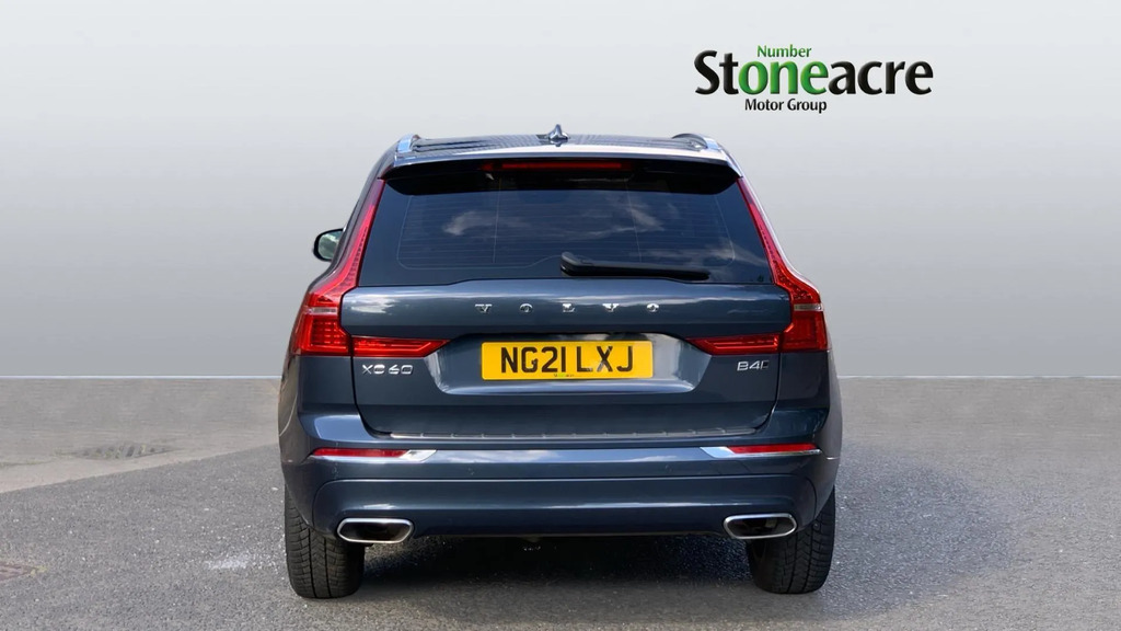 Volvo XC60 Xc60 R-design B5 Mhev Awd Black #7
