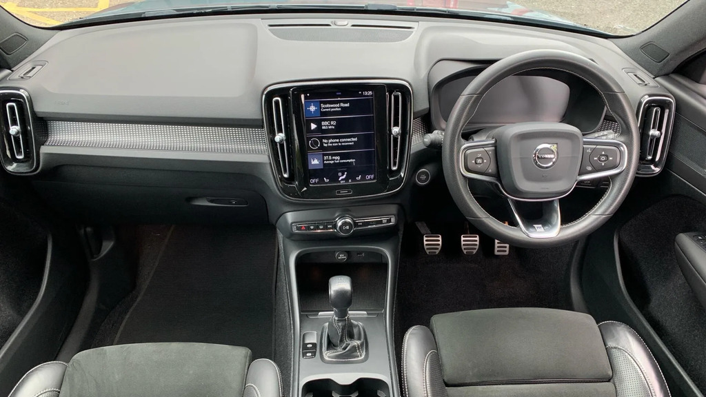 Volvo XC40 R-design T3 163 Hp Grey #5