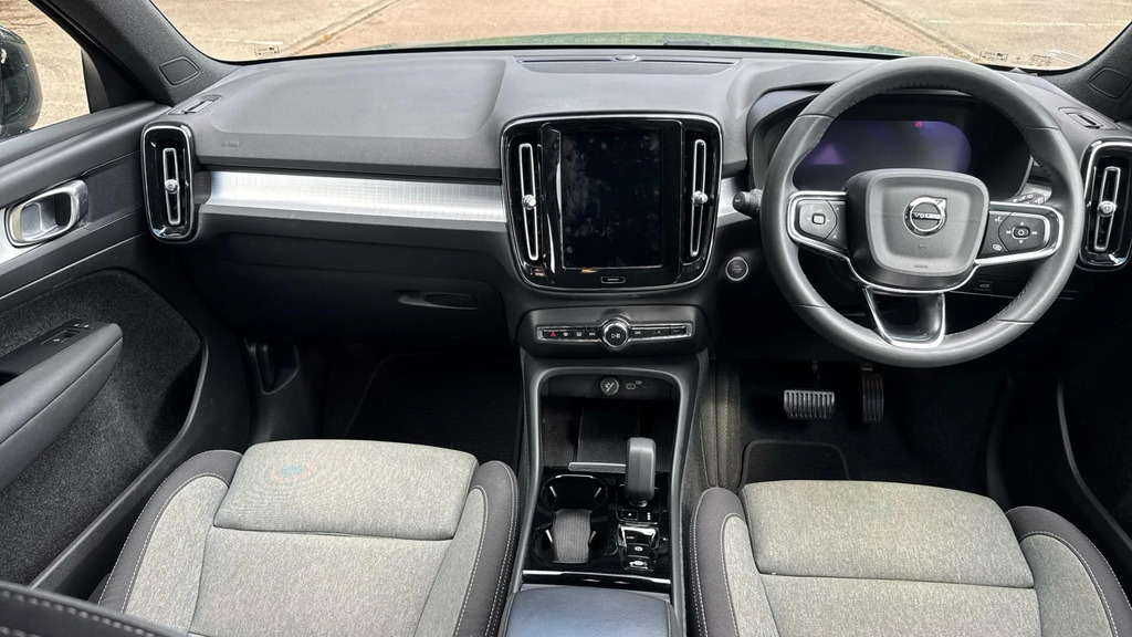 Volvo XC40 2.0 B3p Plus Dark  #5