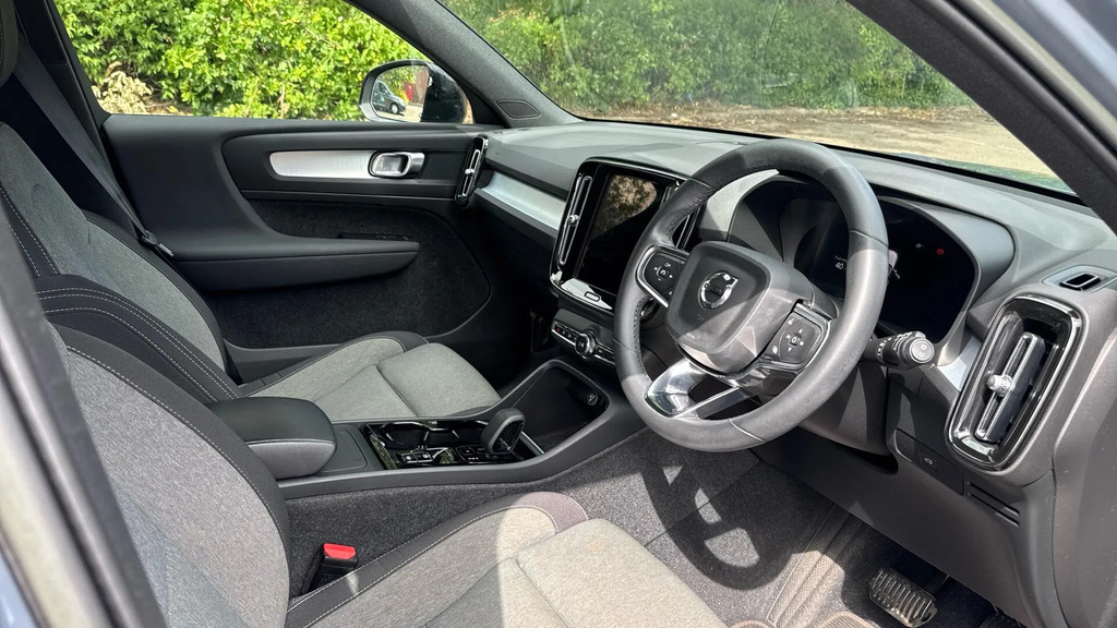 Volvo XC40 2.0 B3p Plus Dark  #4