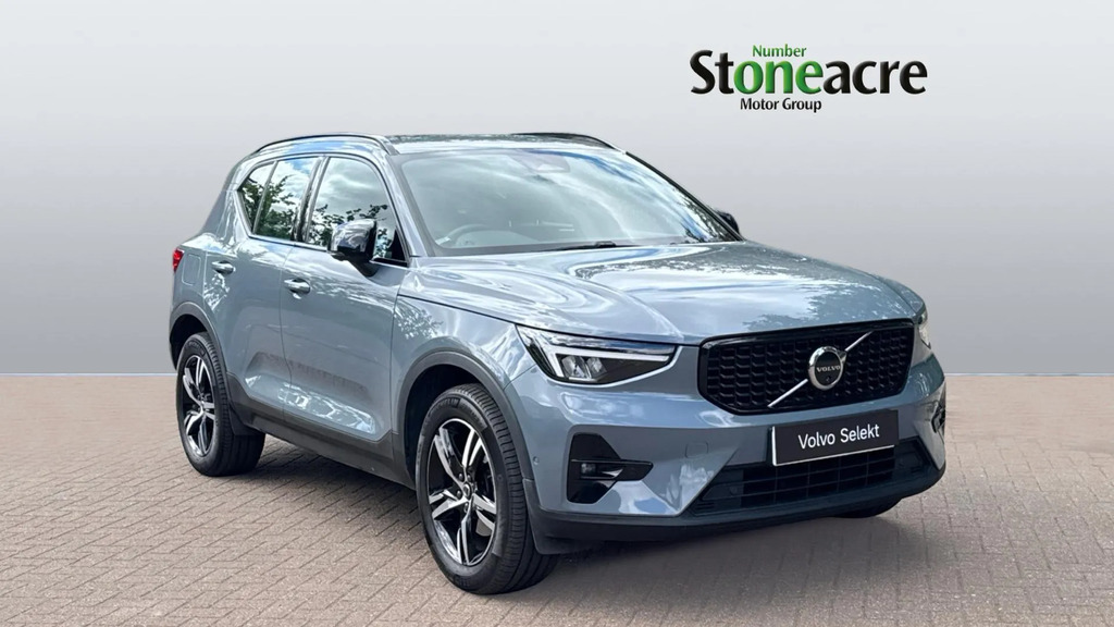 Volvo XC40 2.0 B3p Plus Dark 