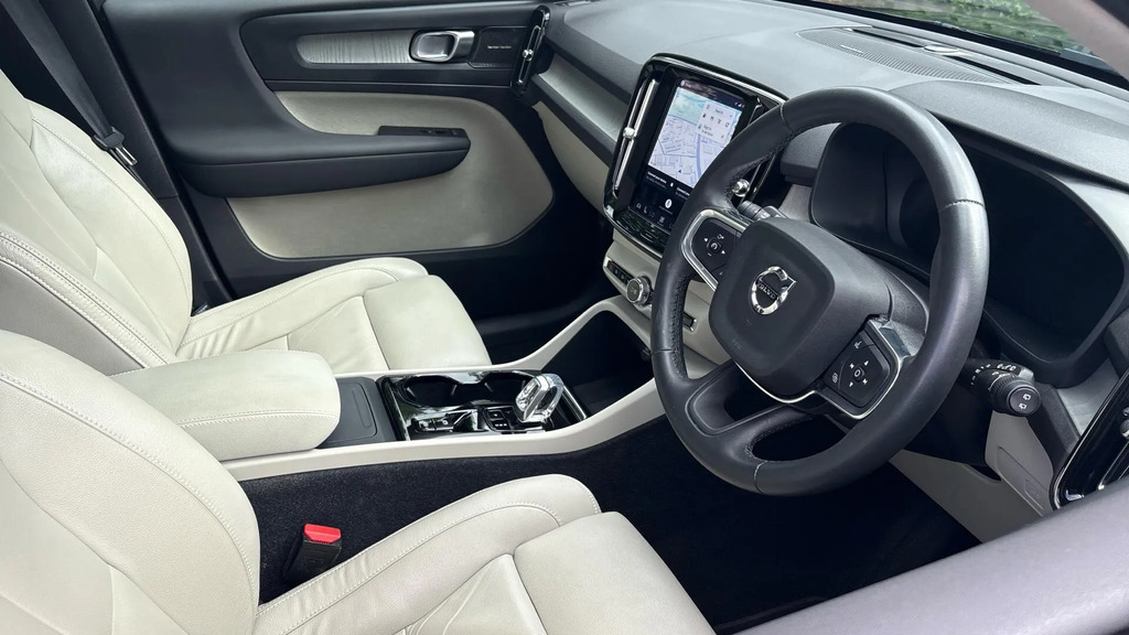 Volvo XC40 2.0 B4p Ultimate Dark  #4