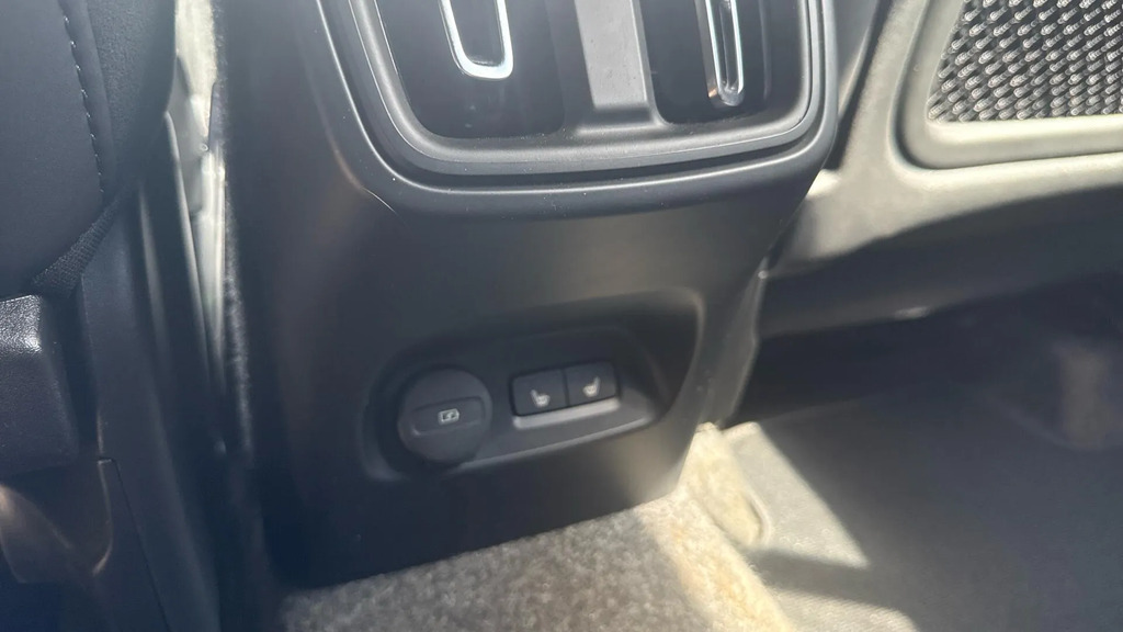 Volvo XC40 2.0 B4p Ultra Dark Blue #29