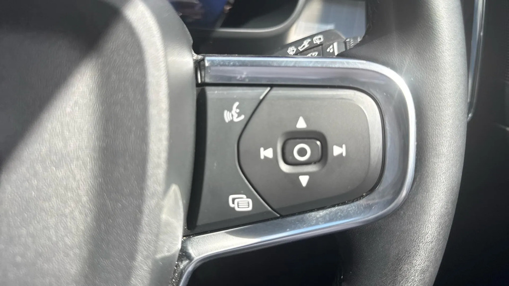 Volvo XC40 2.0 B4p Ultra Dark Blue #20