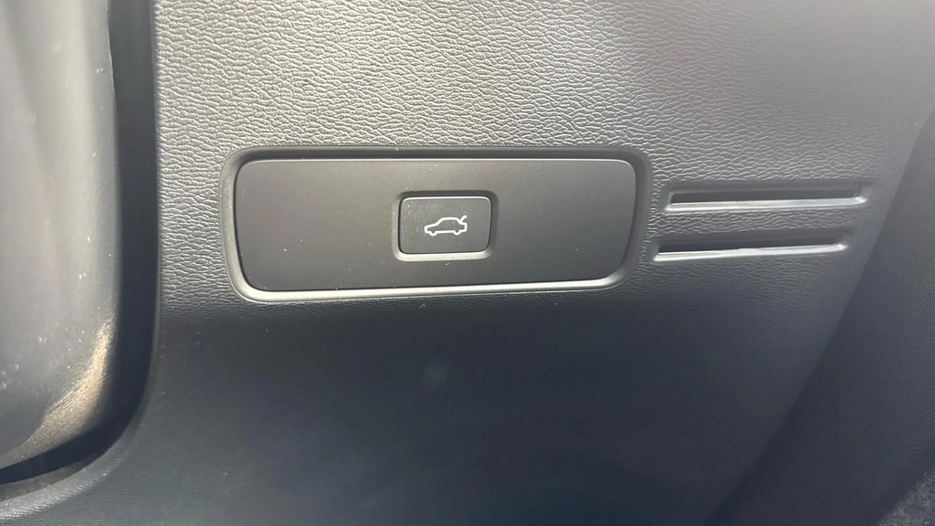 Volvo XC40 2.0 B4p Ultra Dark Blue #31