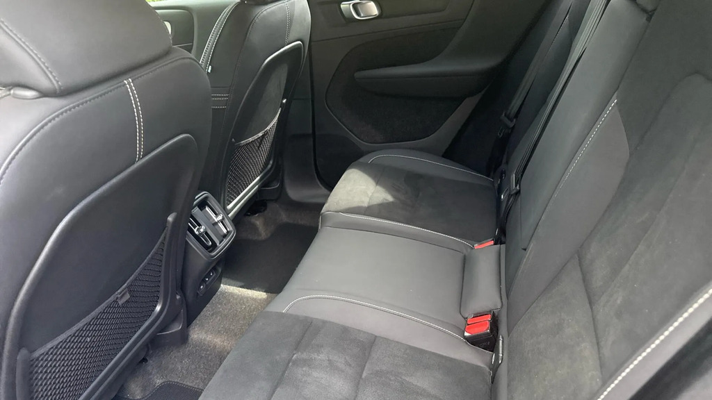 Volvo XC40 2.0 B4p Ultra Dark Blue #27