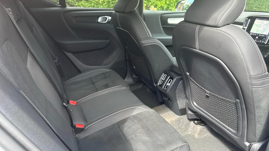 Volvo XC40 2.0 B4p Plus Dark  #6