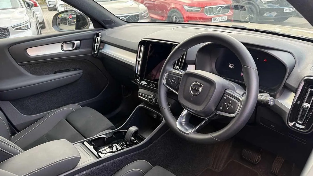 Volvo XC40 2.0 B3p Plus Dark  #3