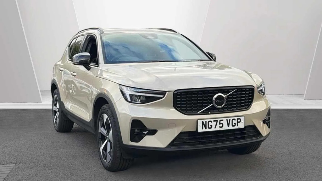 Volvo XC40 2.0 B3p Plus Dark 