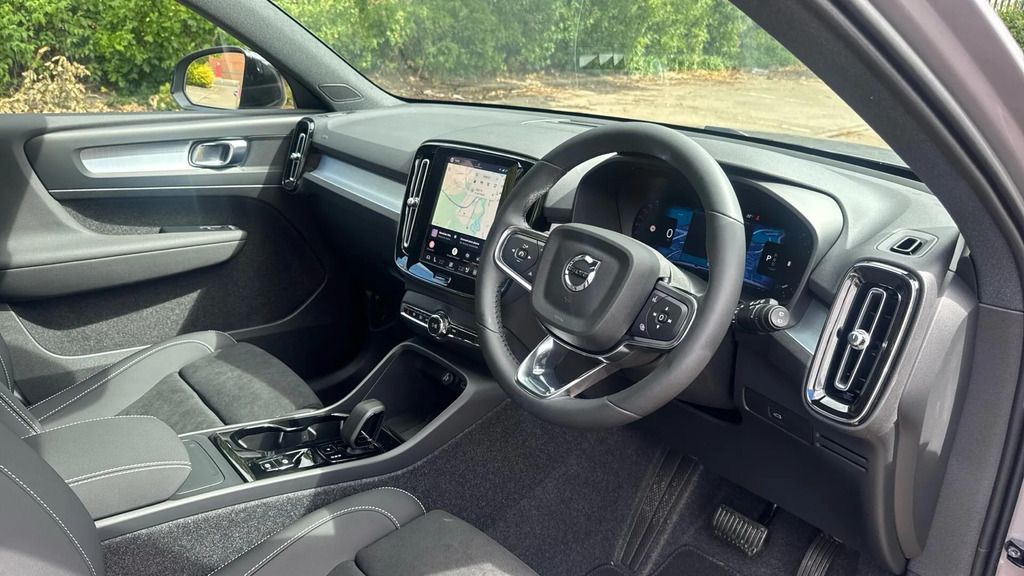 Volvo XC40 2.0 B3p Plus Dark  #4