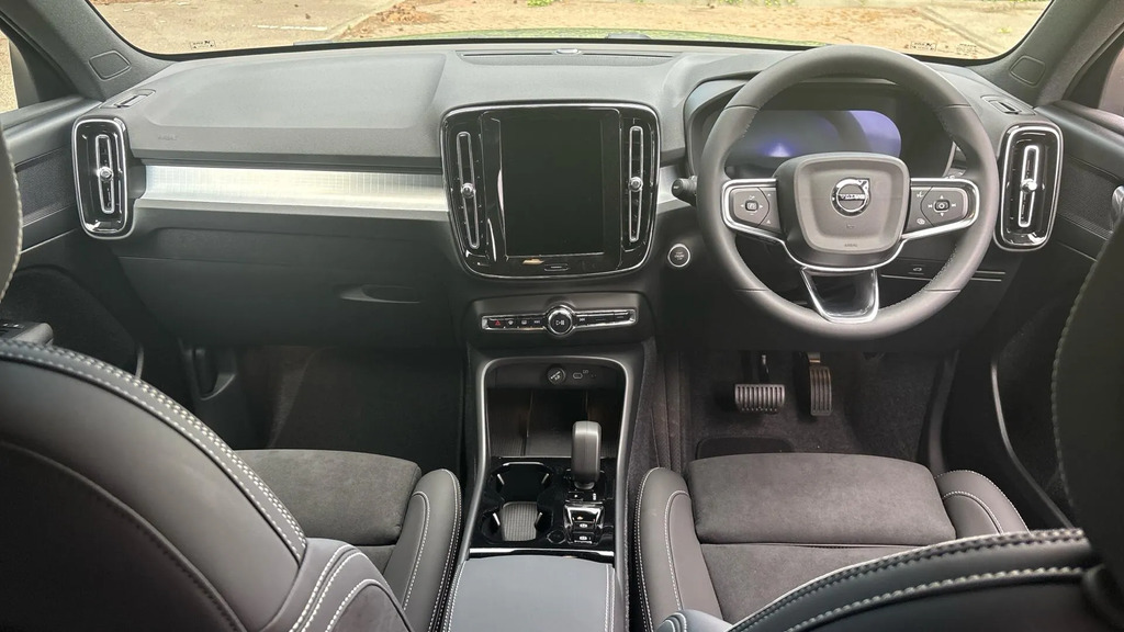 Volvo XC40 2.0 B3p Plus Dark  #5