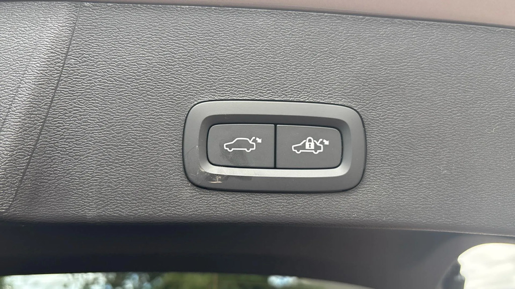 Volvo XC40 Plus Pro B4 Mild Hybrid Dark Blond Leather #20