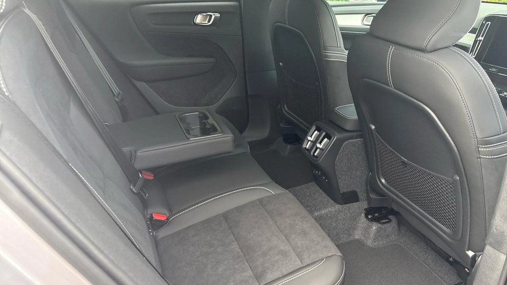Volvo XC40 2.0 B3p Plus Dark  #6