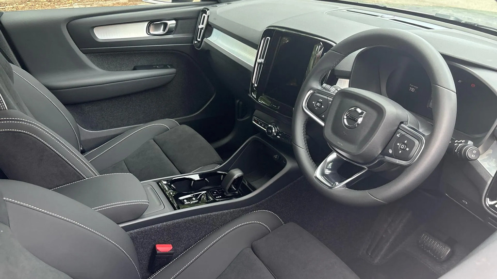 Volvo XC40 2.0 B3p Plus Dark  #4