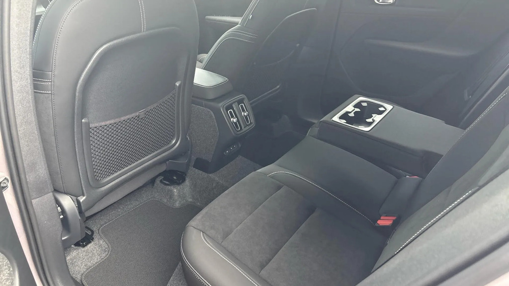 Volvo XC40 Plus Pro B4 Mild Hybrid Dark Blond Leather #17