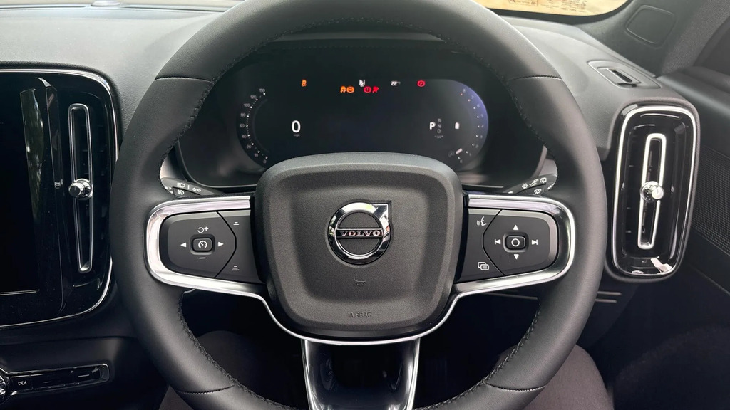 Volvo XC40 Plus Pro B4 Mild Hybrid Dark Blond Leather #10
